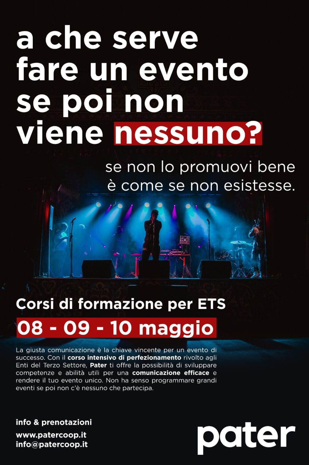 Titolo evento, sfondo nero, persona su palco, date evento